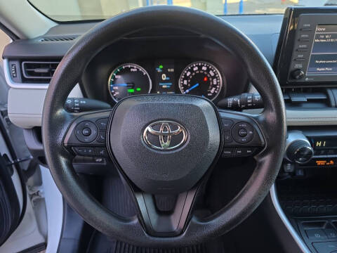 2022 Toyota RAV4 Hybrid XLE