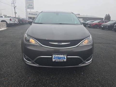 2017 Chrysler Pacifica Touring-L