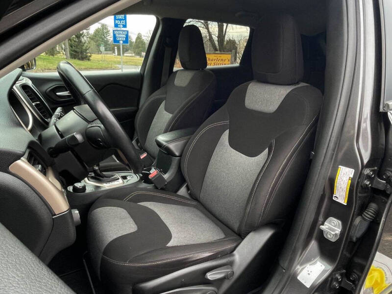 2016 Jeep Cherokee Sport Altitude