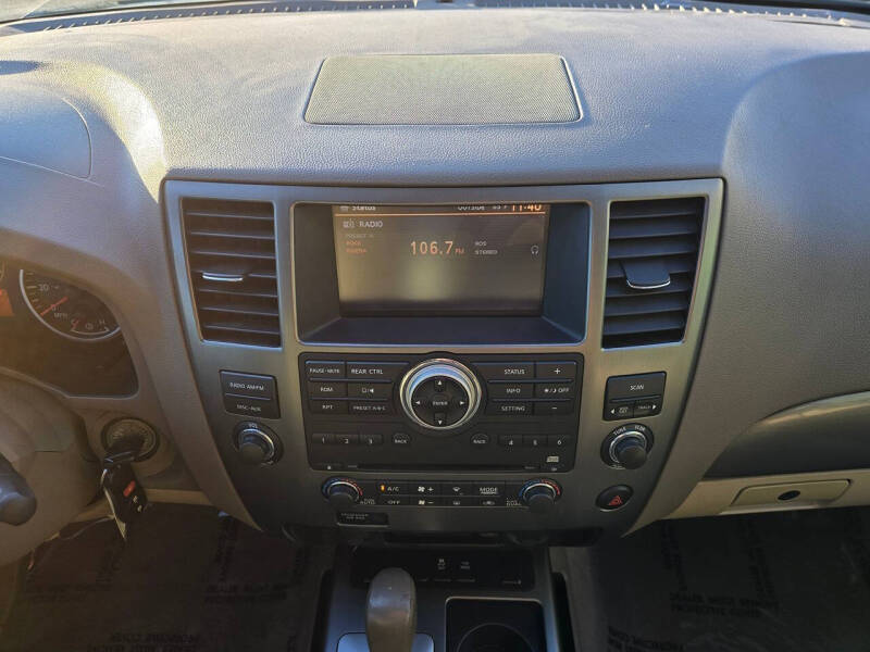 2012 Nissan Armada SV