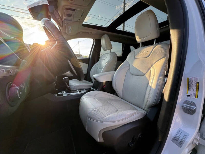 2017 Jeep Cherokee Overland