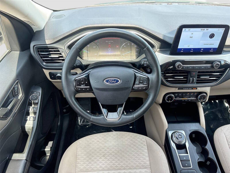 2022 Ford Escape Hybrid SE