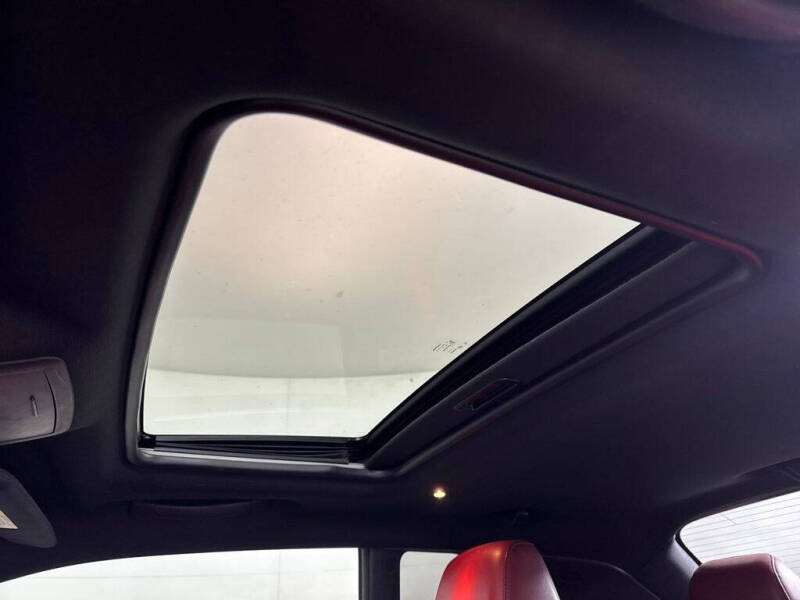 2015 Dodge Challenger SXT Plus