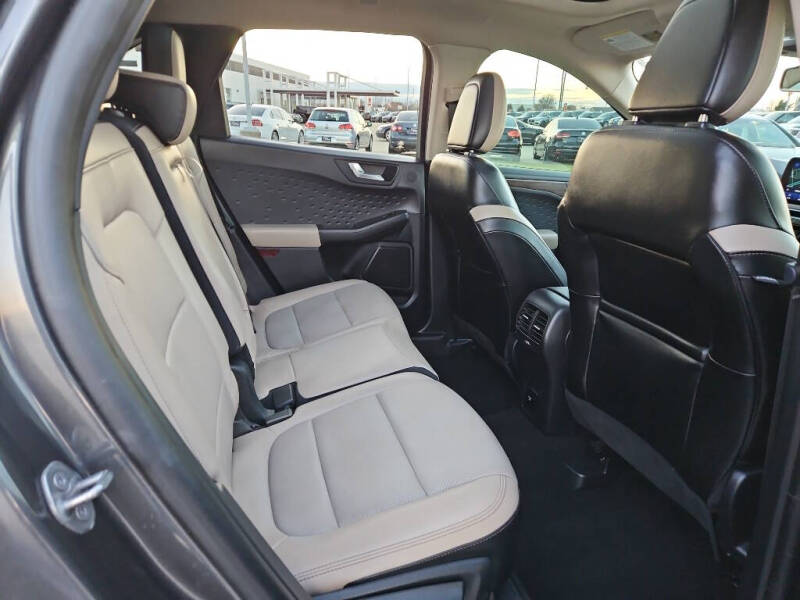 2020 Ford Escape Hybrid Titanium