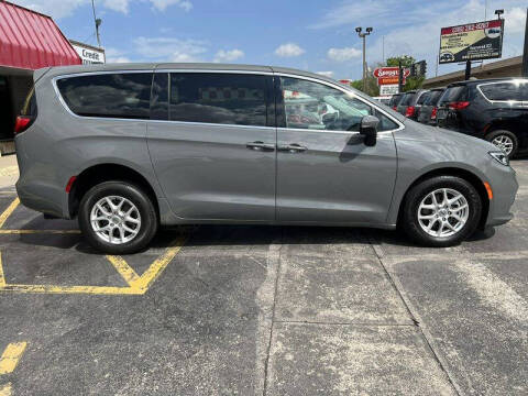 2023 Chrysler Pacifica Touring L
