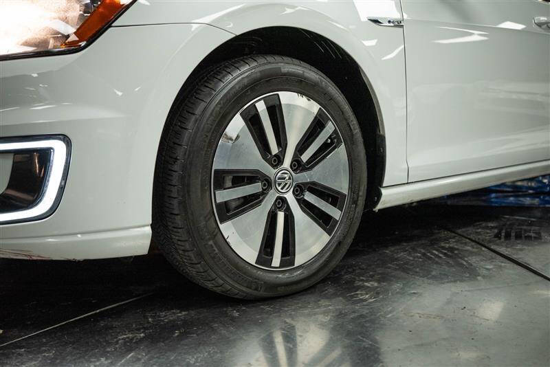 2016 Volkswagen e-Golf SE