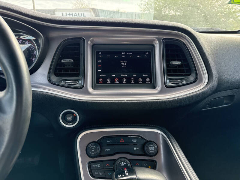 2022 Dodge Challenger SXT