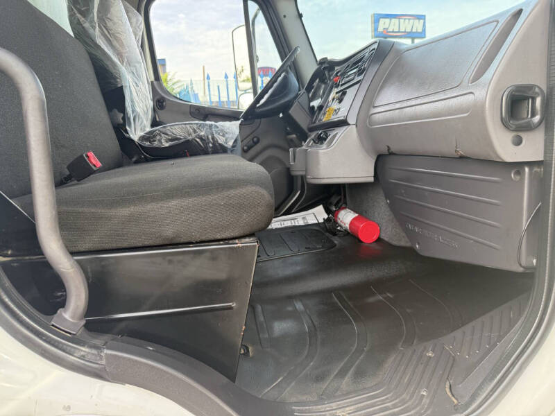 2017 Freightliner M2 106