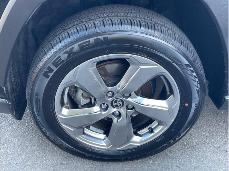 2021 Toyota RAV4 Hybrid XLE Premium