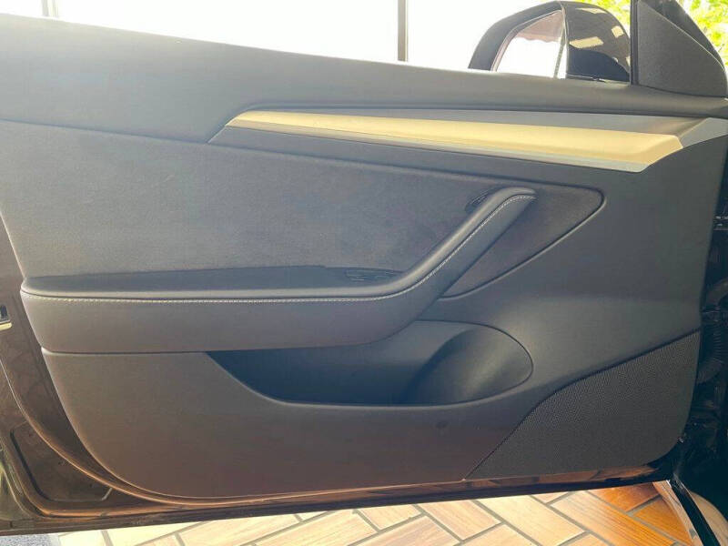 2023 Tesla Model 3 Performance