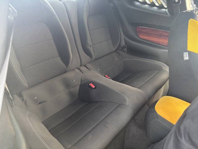 2015 Ford Mustang V6