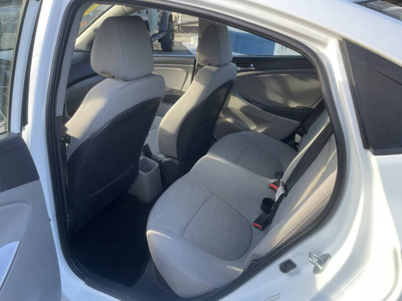 2017 Hyundai Accent SE