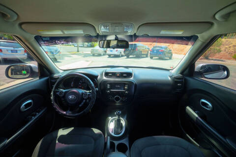 2017 Kia Soul +