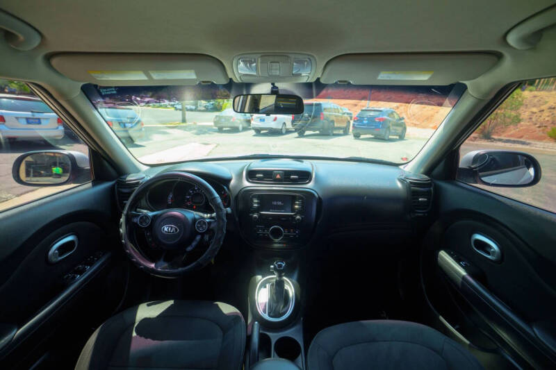 2017 Kia Soul +