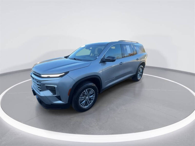 2024 Chevrolet Traverse LT