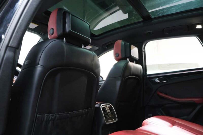 2019 Porsche Macan S