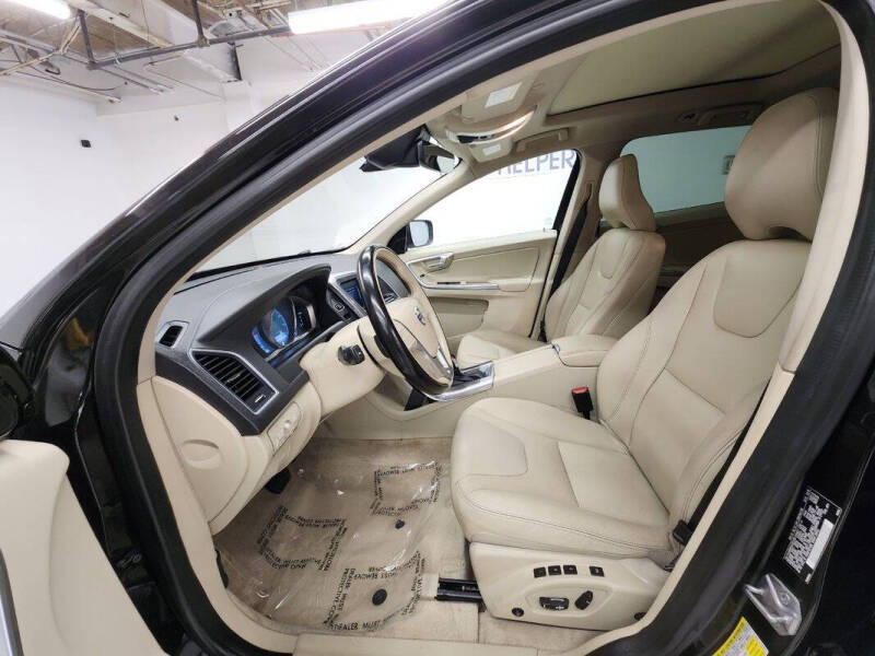 2016 Volvo XC60 T6 Drive-E