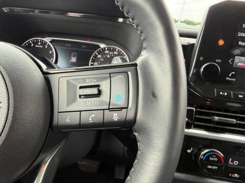 2025 Nissan Pathfinder SL