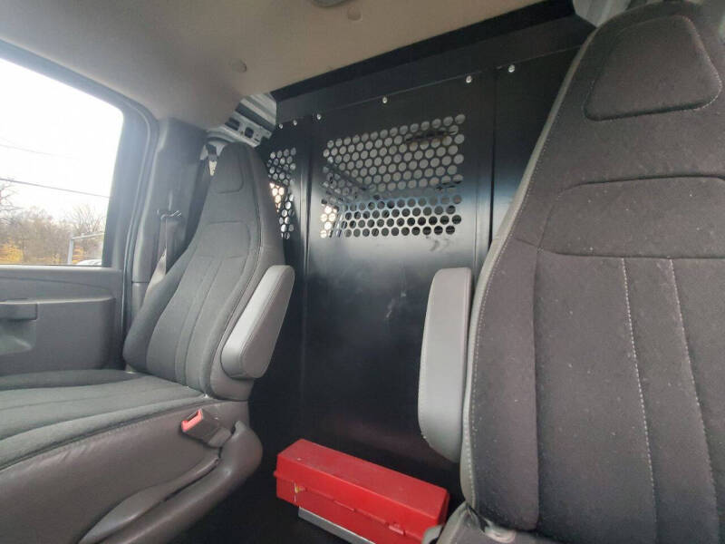 2023 Chevrolet Express 2500