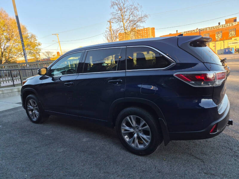 Image of 2015 Toyota Highlander XLE