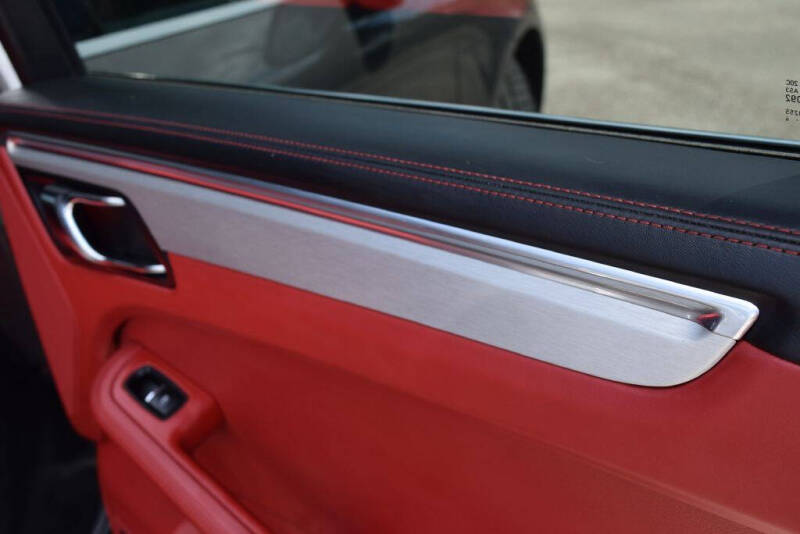 2015 Porsche Macan Turbo