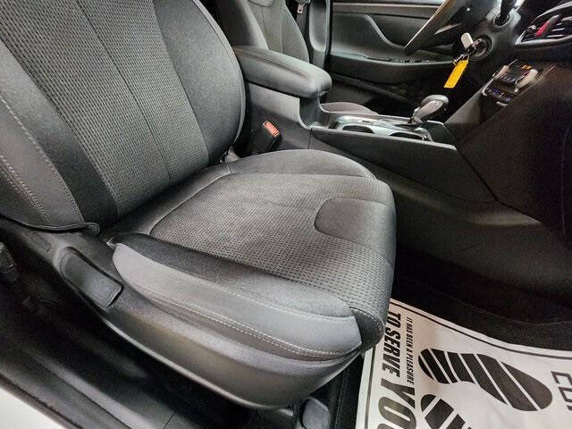 2020 Hyundai Santa Fe SE