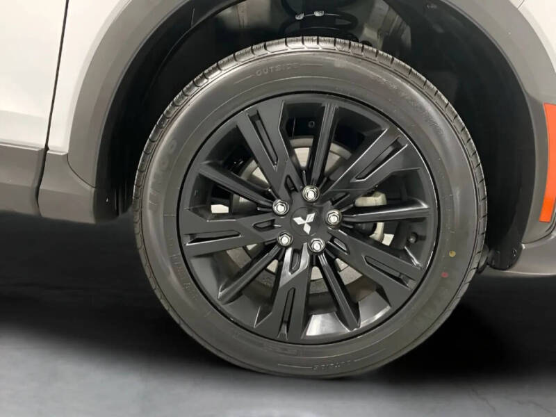 2024 Mitsubishi Eclipse Cross LE