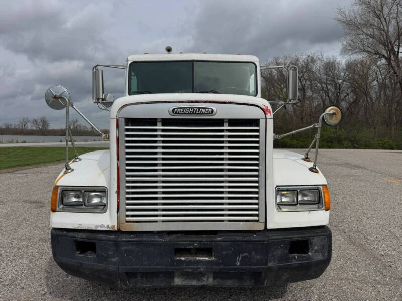 1995 Freightliner FLD120