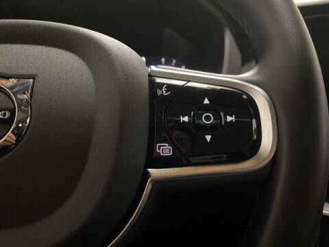 2025 Volvo XC60 B5 Plus Dark Theme