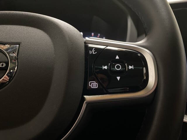 2025 Volvo XC60 B5 Plus Dark Theme