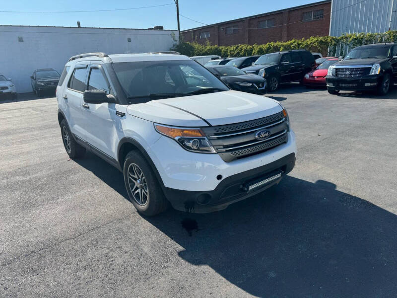 2013 Ford Explorer Base photo 27