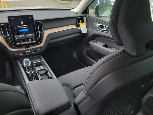 2026 Volvo XC60 B5 Core
