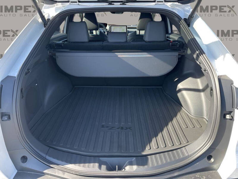 2024 Toyota bZ4X Limited