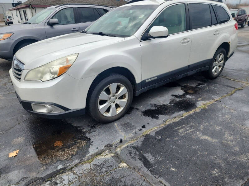 2011 Subaru Outback I Premium photo 2