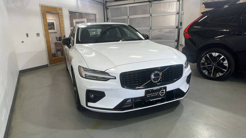 2025 Volvo S60 B5 Plus