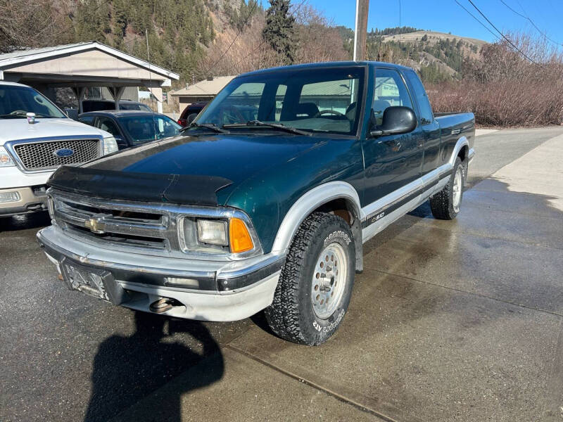 1996 Chevrolet S-10 for sale at Harpers Auto Sales in Kettle Falls WA