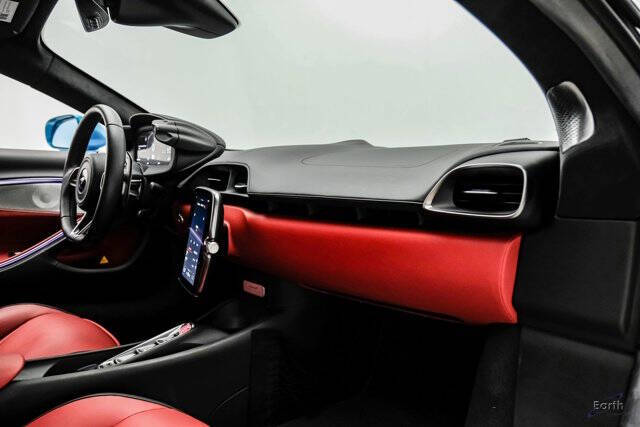 2024 McLaren Artura