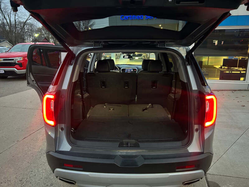 2023 GMC Acadia SLT