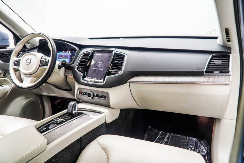 2023 Volvo XC90 B6 Plus Bright Theme 7P