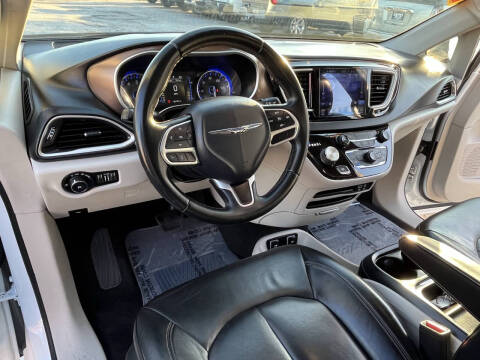 2017 Chrysler Pacifica Touring Plus