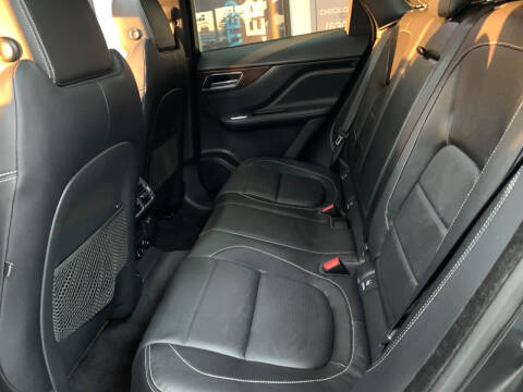 2017 Jaguar F-PACE 35t R-Sport