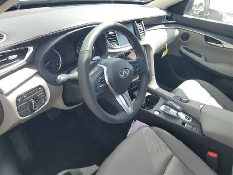 2025 Infiniti QX50 Luxe