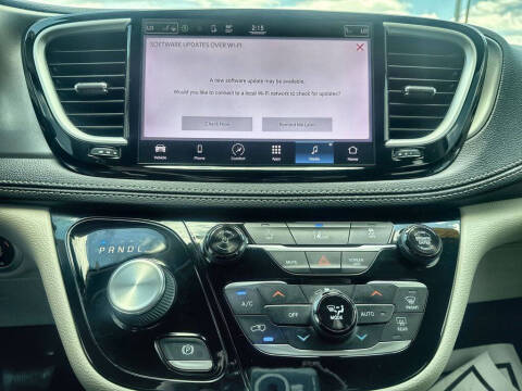 2022 Chrysler Pacifica Touring L