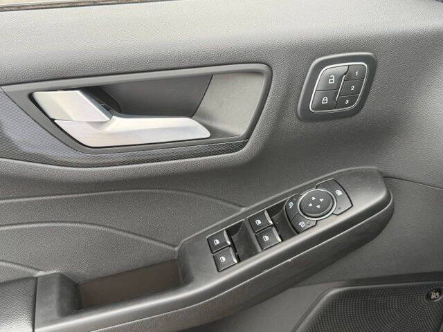 2025 Ford Escape ST-Line Select