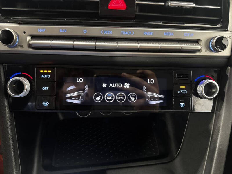 2025 Genesis G70
