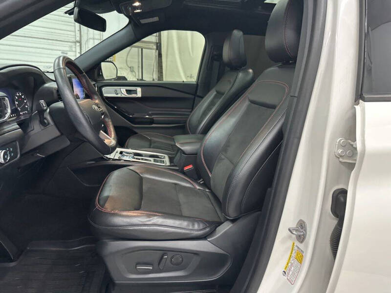 2022 Ford Explorer ST-Line