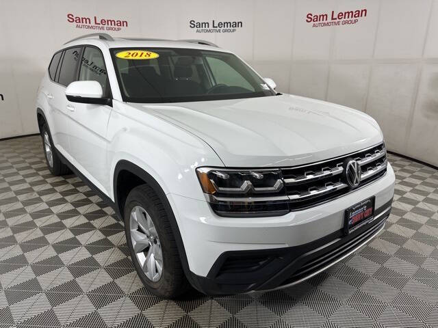 Used 2018 Volkswagen Atlas Launch Edition with VIN 1V2HR2CA8JC502844 for sale in Bloomington, IL