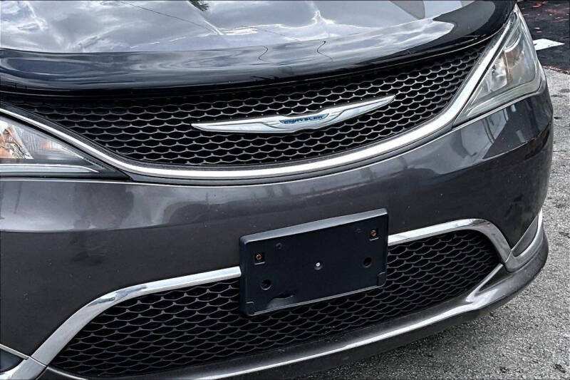 2017 Chrysler Pacifica Touring-L