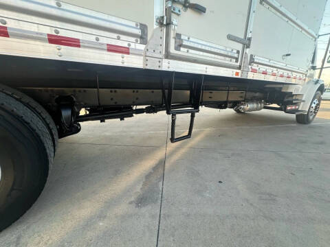 2020 Freightliner M2 106