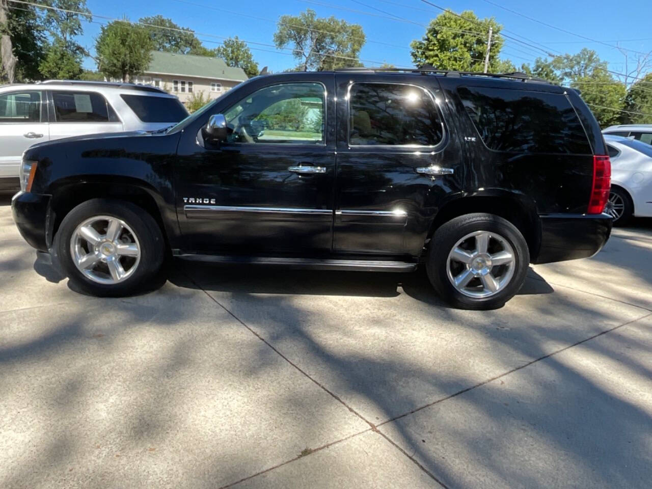 2013 Chevrolet Tahoe for sale at Auto Connection in Waterloo, IA